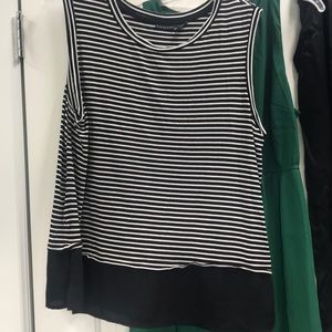 Tahari tank. Black/white stripe